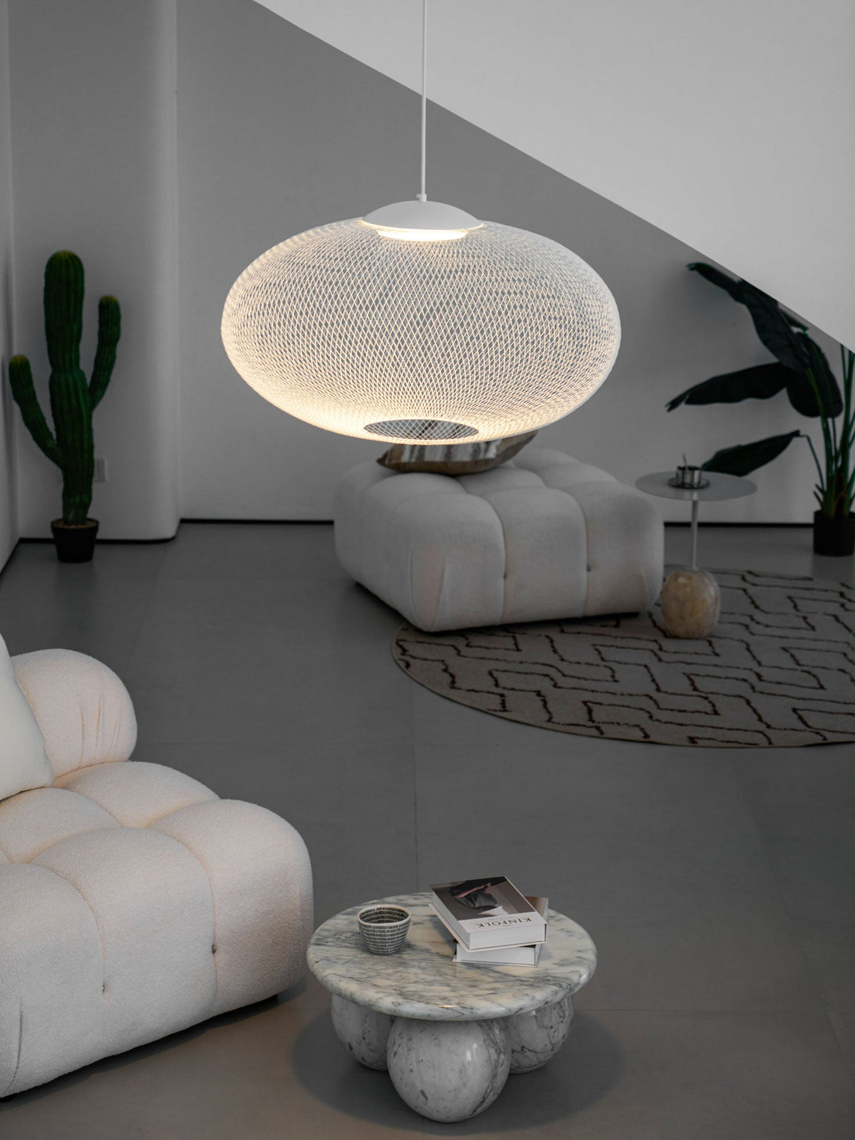 Metallic Meshwork Pendant Lamp