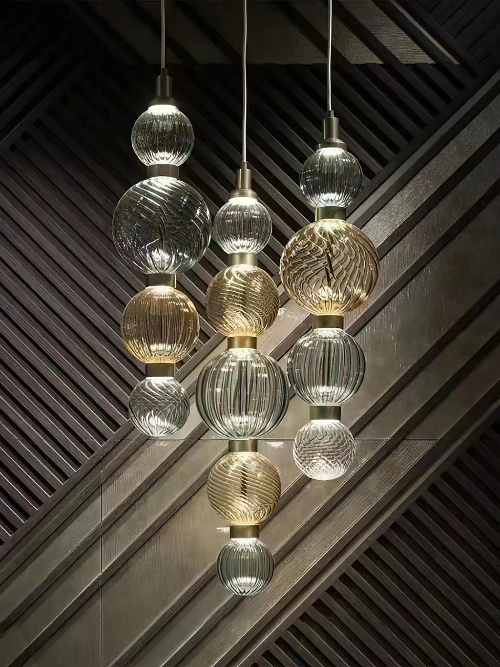 Celvara Globe Pendant Lamp