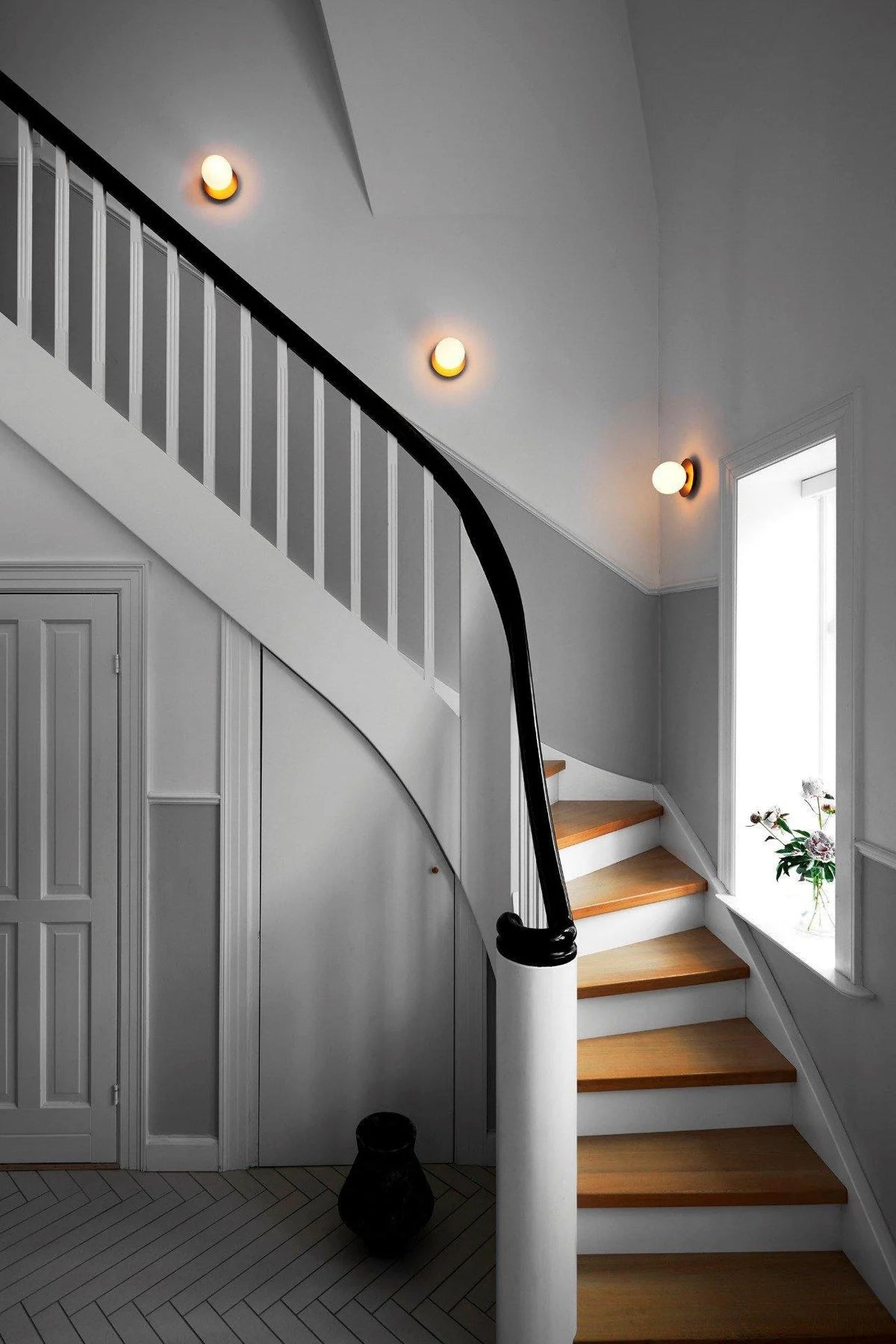 Lunara Wall Lamp
