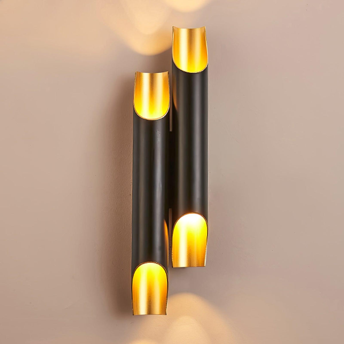 ∅ 4.7″ x H 18.1″ / Dia 12cm x H 46cm / Black & Gold