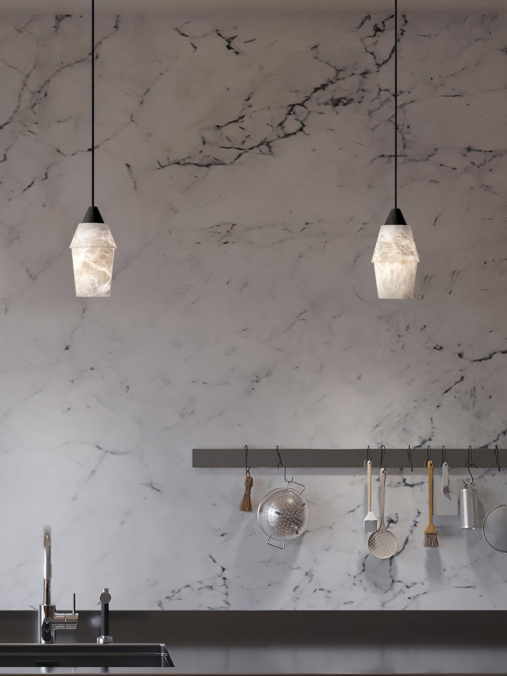 Noira Alabaster Cylinder Pendant Lamp