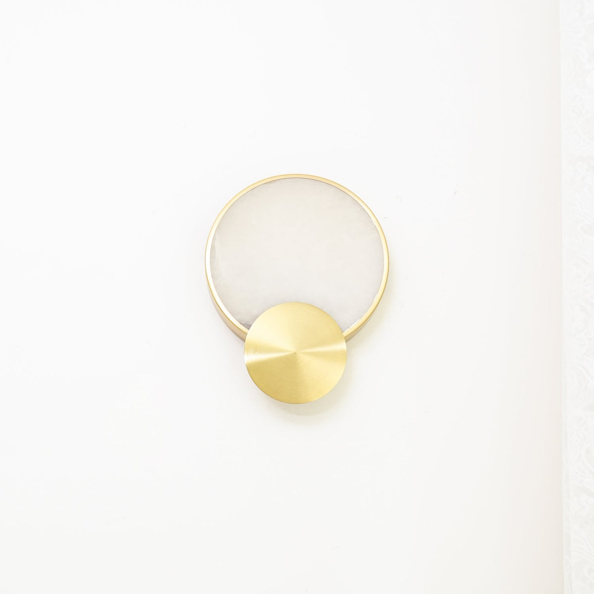 Terra Svet Alabaster Wall Lamp