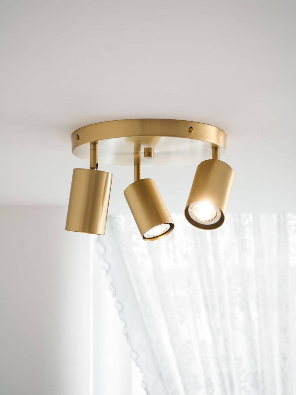 Hugo Hotspot Ceiling Light
