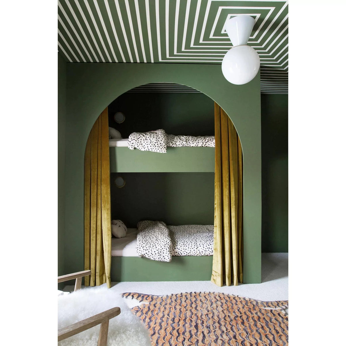 Trilo Globe Ceiling Light