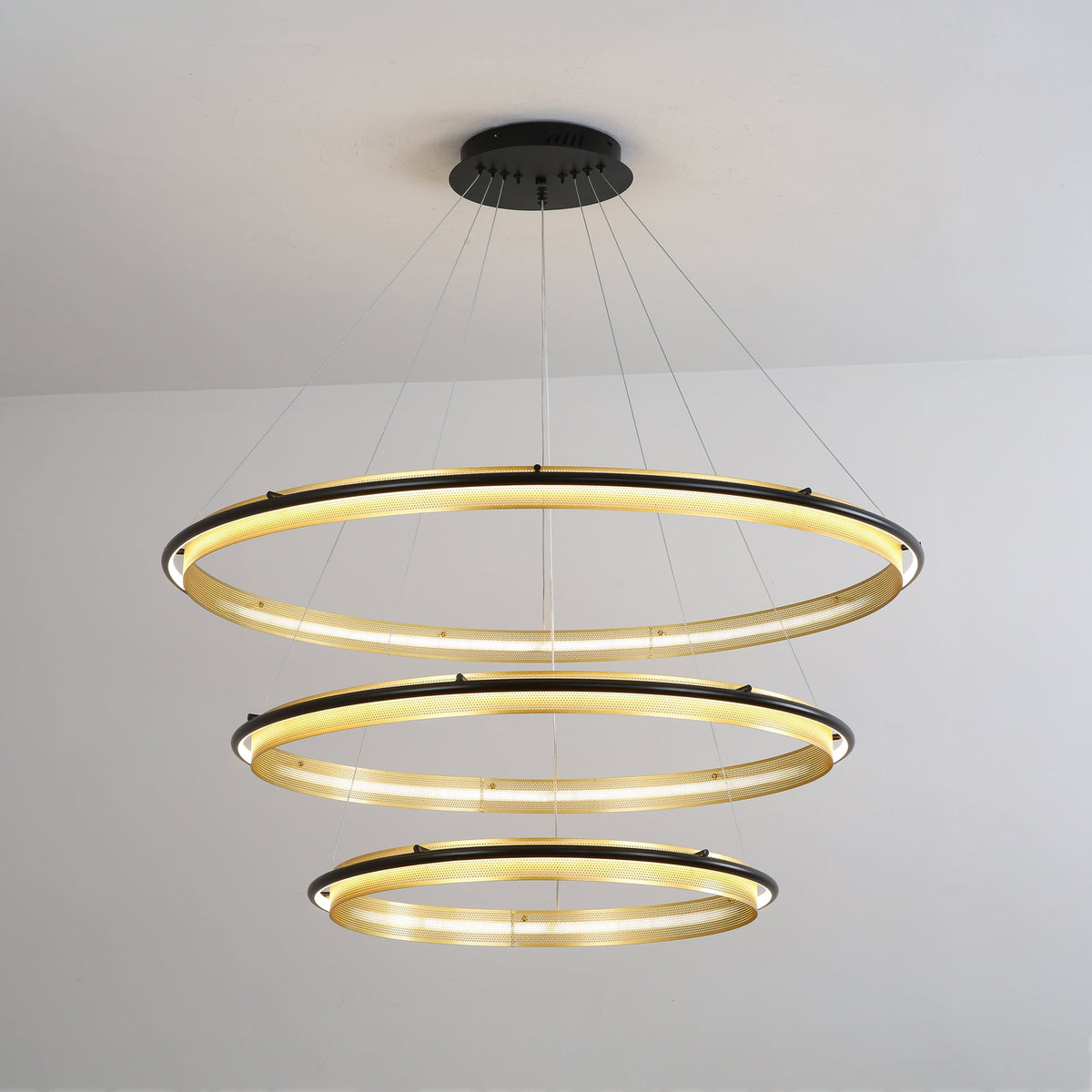 3 Tiers: ∅ 23.6″ + ∅ 31.5″ + ∅ 39.4″ / Black & Gold / Warm Light