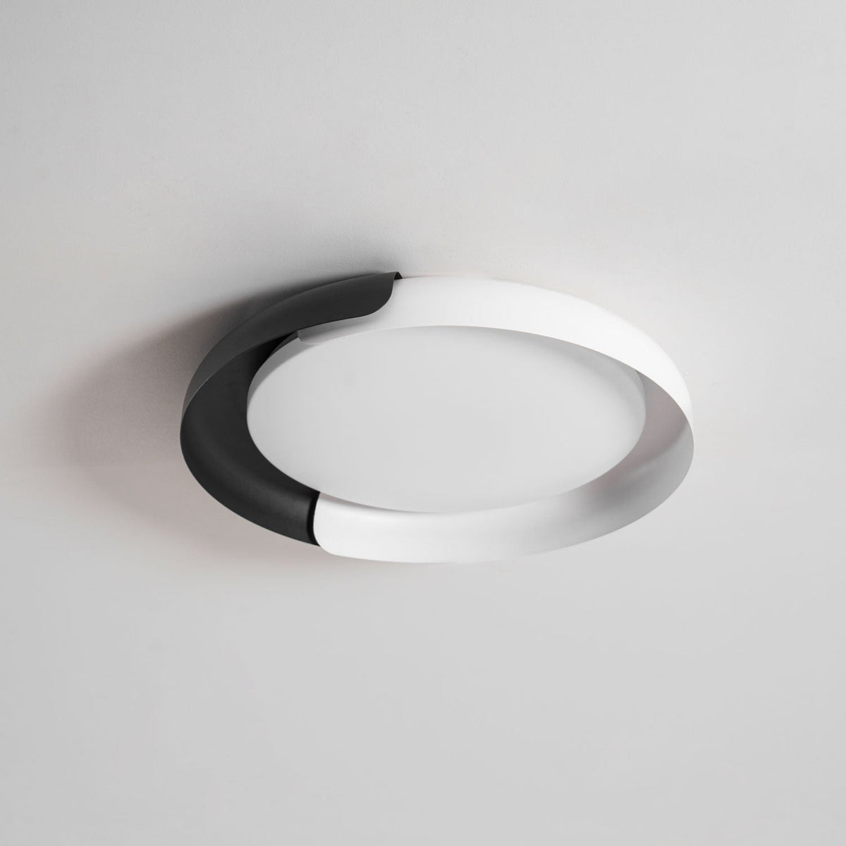 Vikaey Ceiling Light