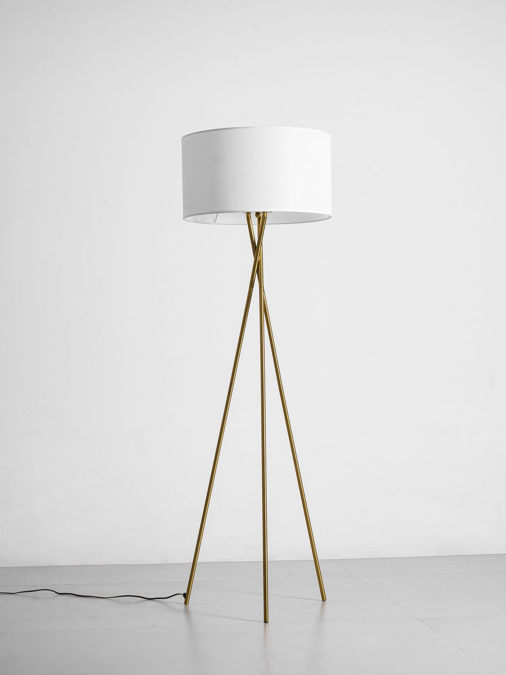 Tripod Grace Floor Lamp