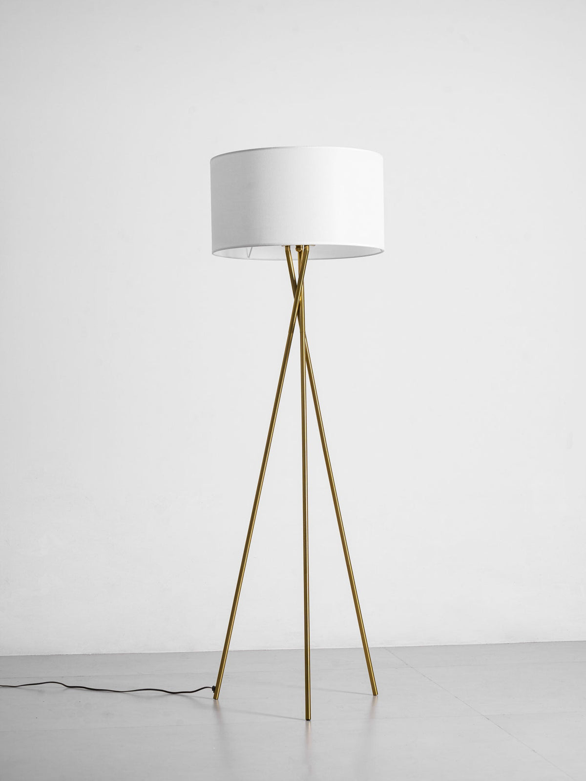 Tripod Grace Floor Lamp