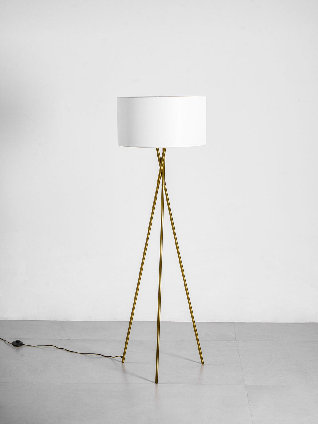 Tripod Grace Floor Lamp