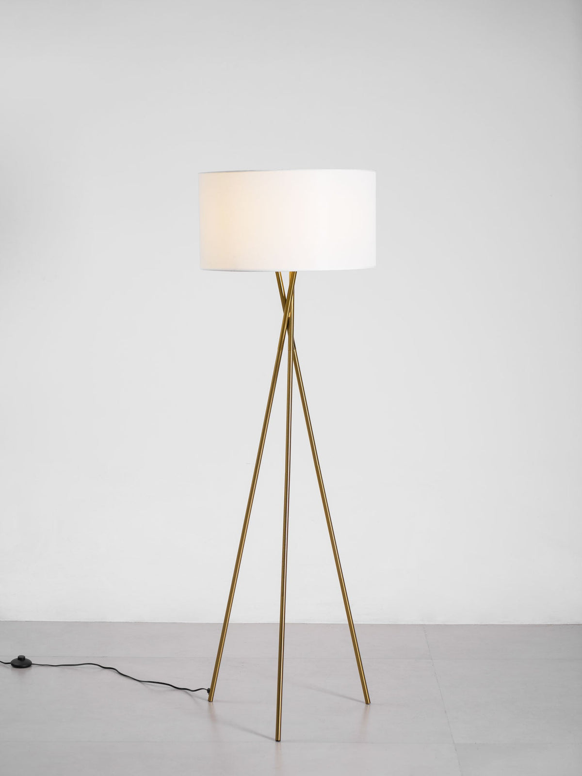 Tripod Grace Floor Lamp