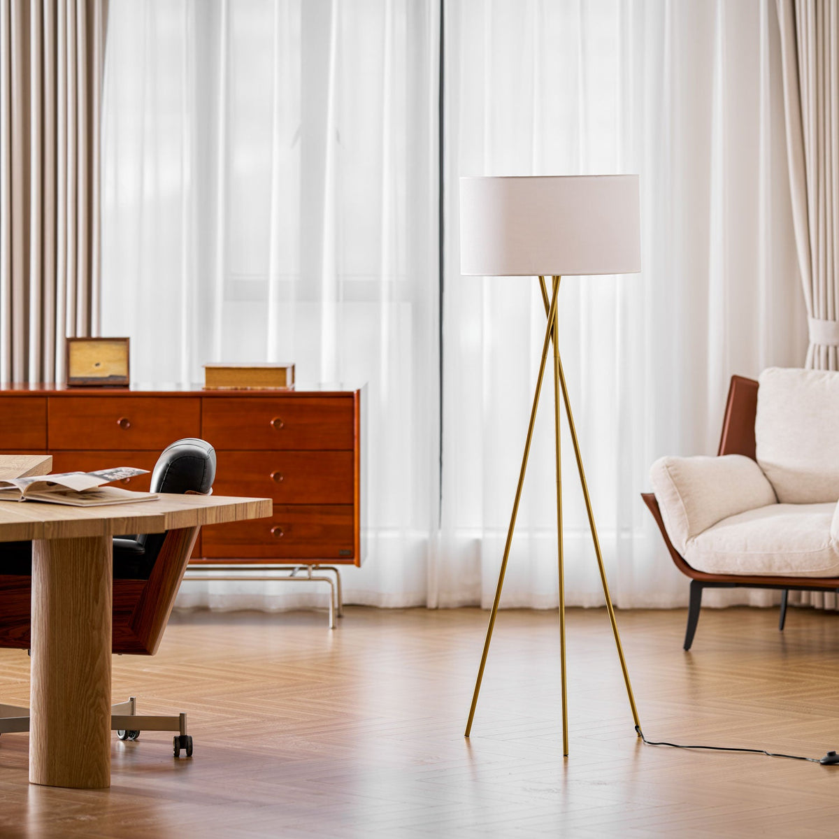 Tripod Grace Floor Lamp