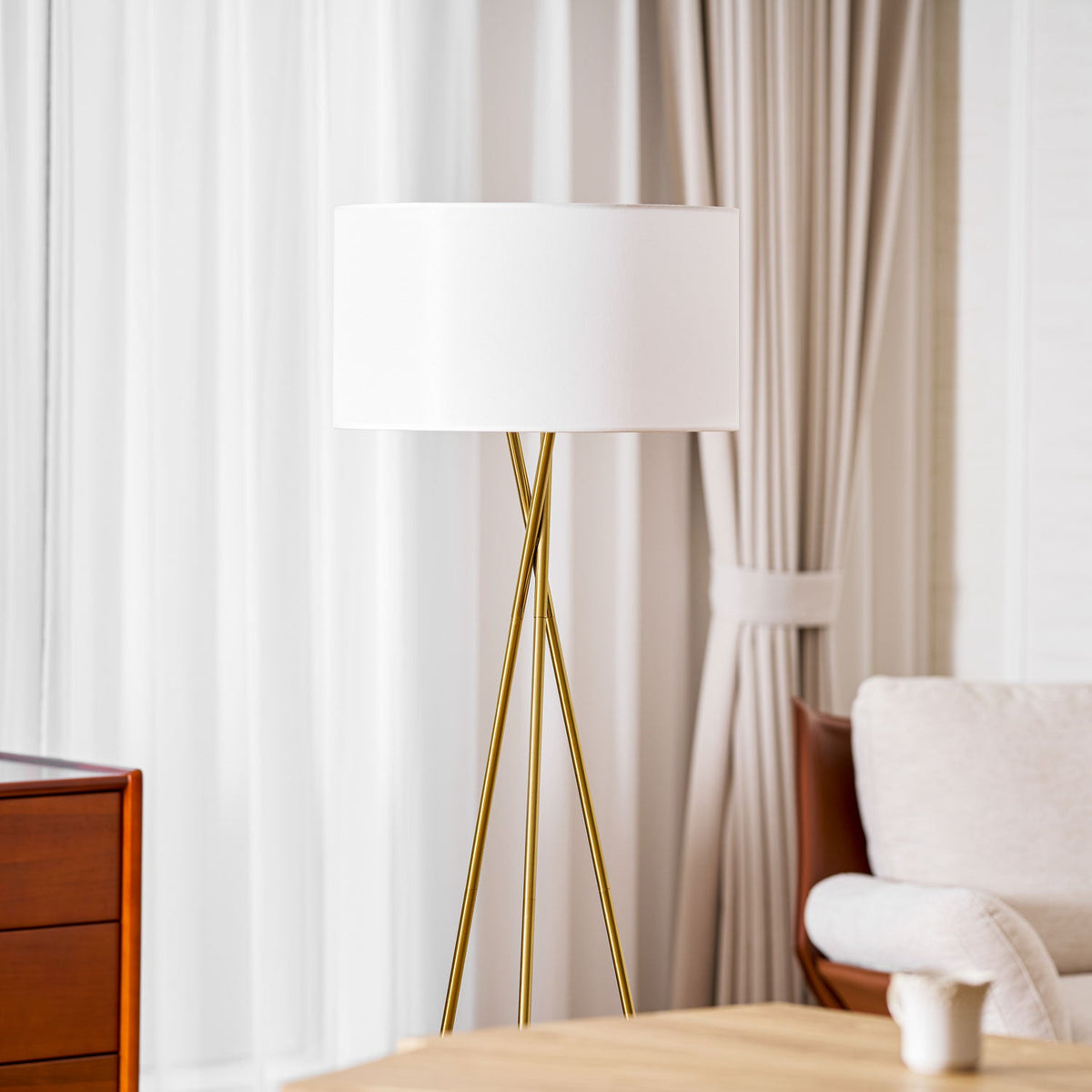 Tripod Grace Floor Lamp
