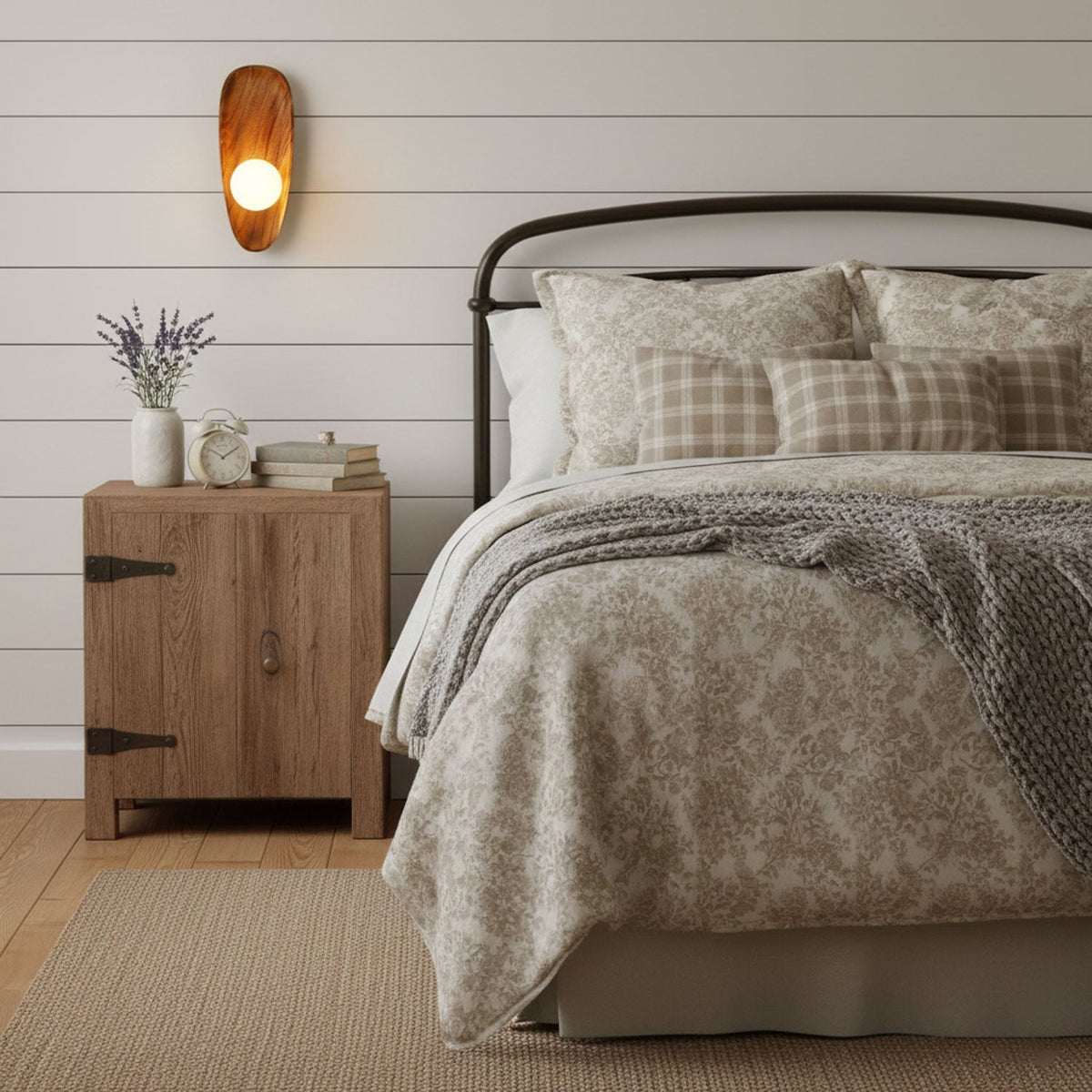 Eivor Wall Lamp