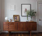 Tip of The Tongue Table Lamp