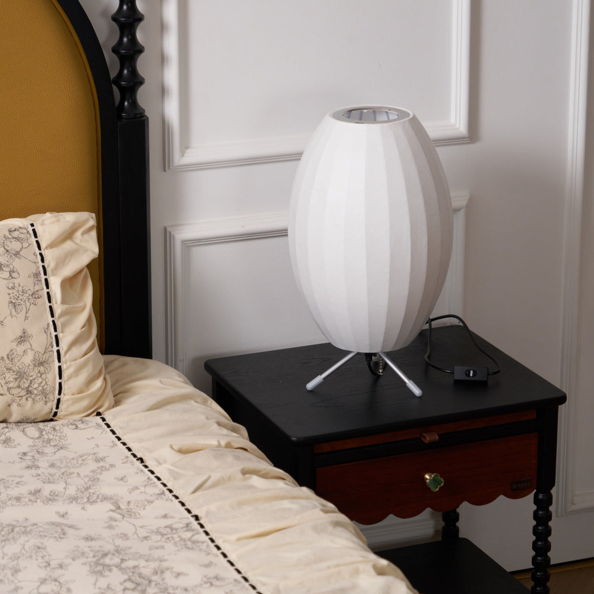 Tripod Bubble Table Lamp