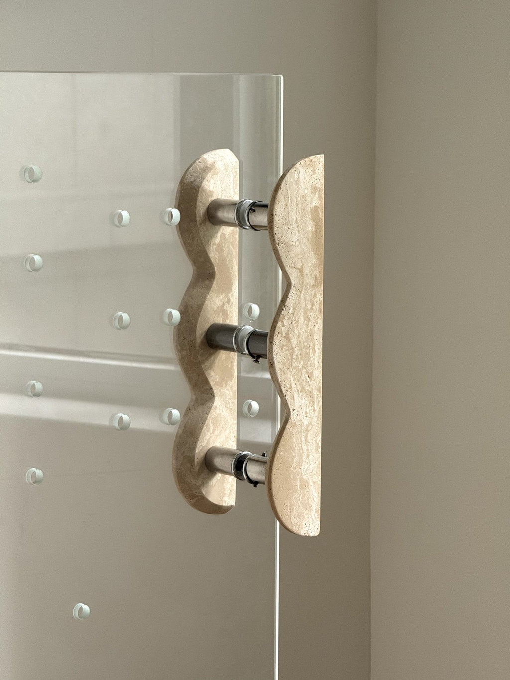 Twin-Curve Pull Handle