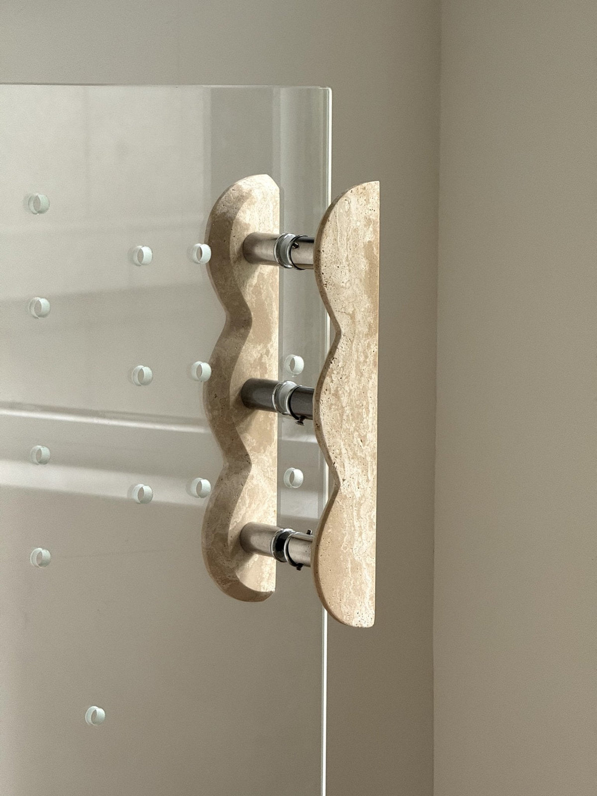 Twin-Curve Pull Handle