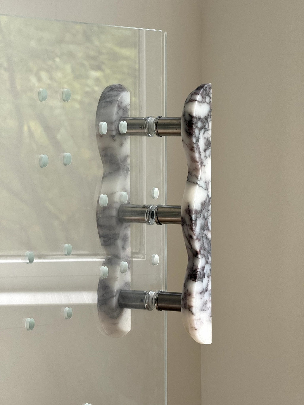 Twin-Curve Pull Handle