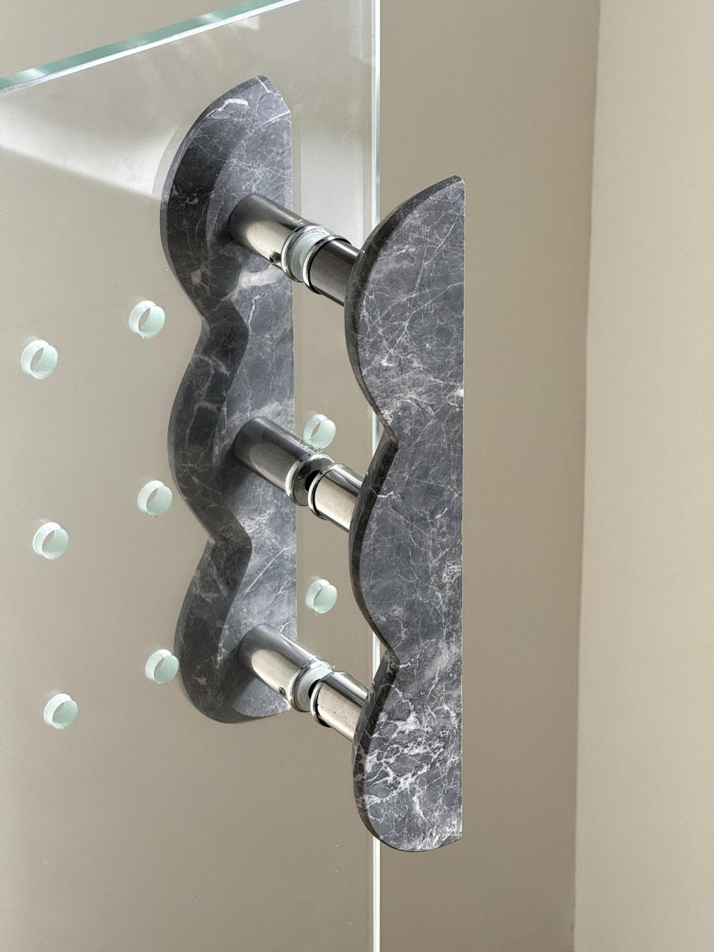 Twin-Curve Pull Handle