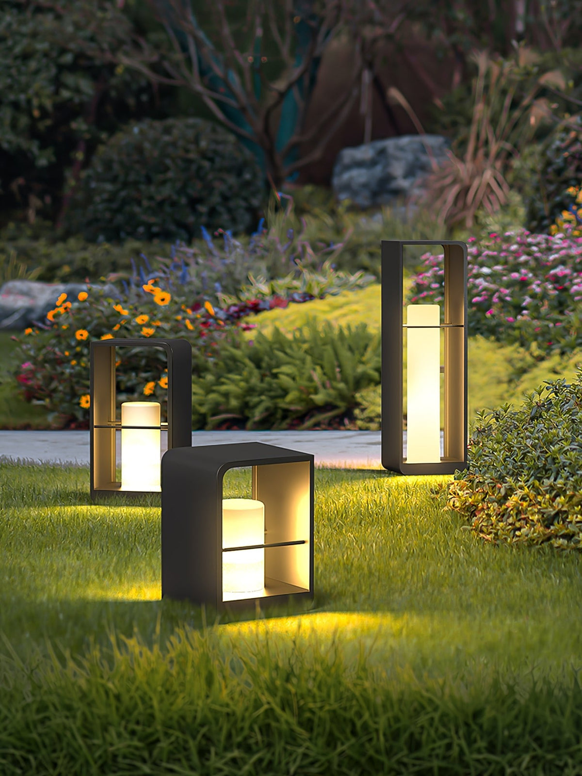 Zephyra Garden Solar Outdoor Light