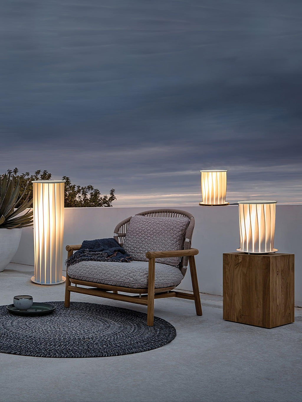 Unopiu LED Solar Outdoor Light