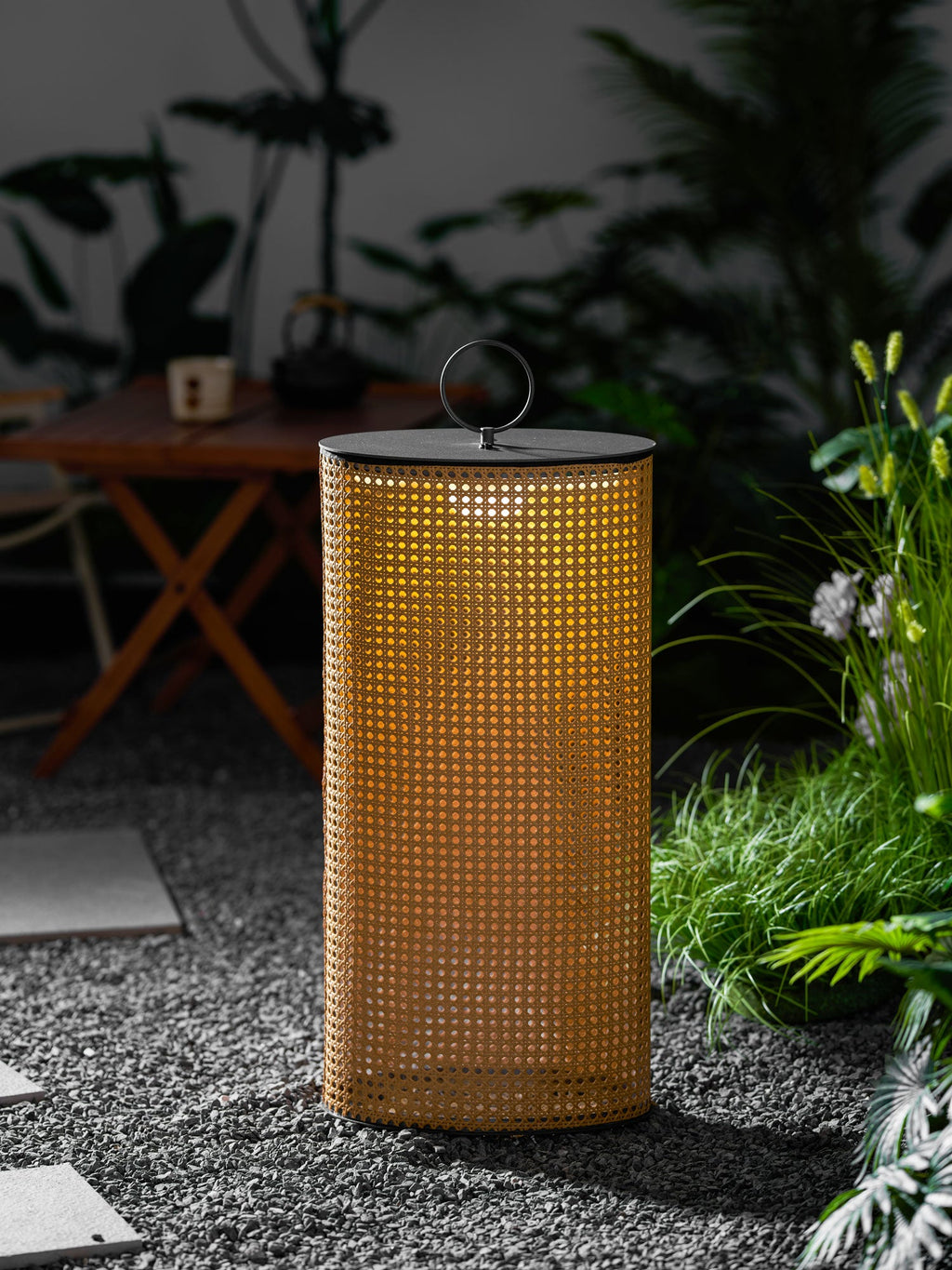 Arlette Solar Outdoor Lantern Lamp