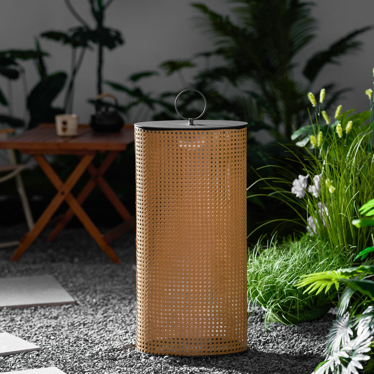 Arlette Solar Outdoor Lantern Lamp