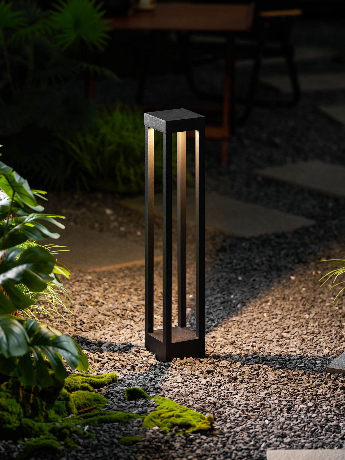 Obsidian Post Outdoor Light