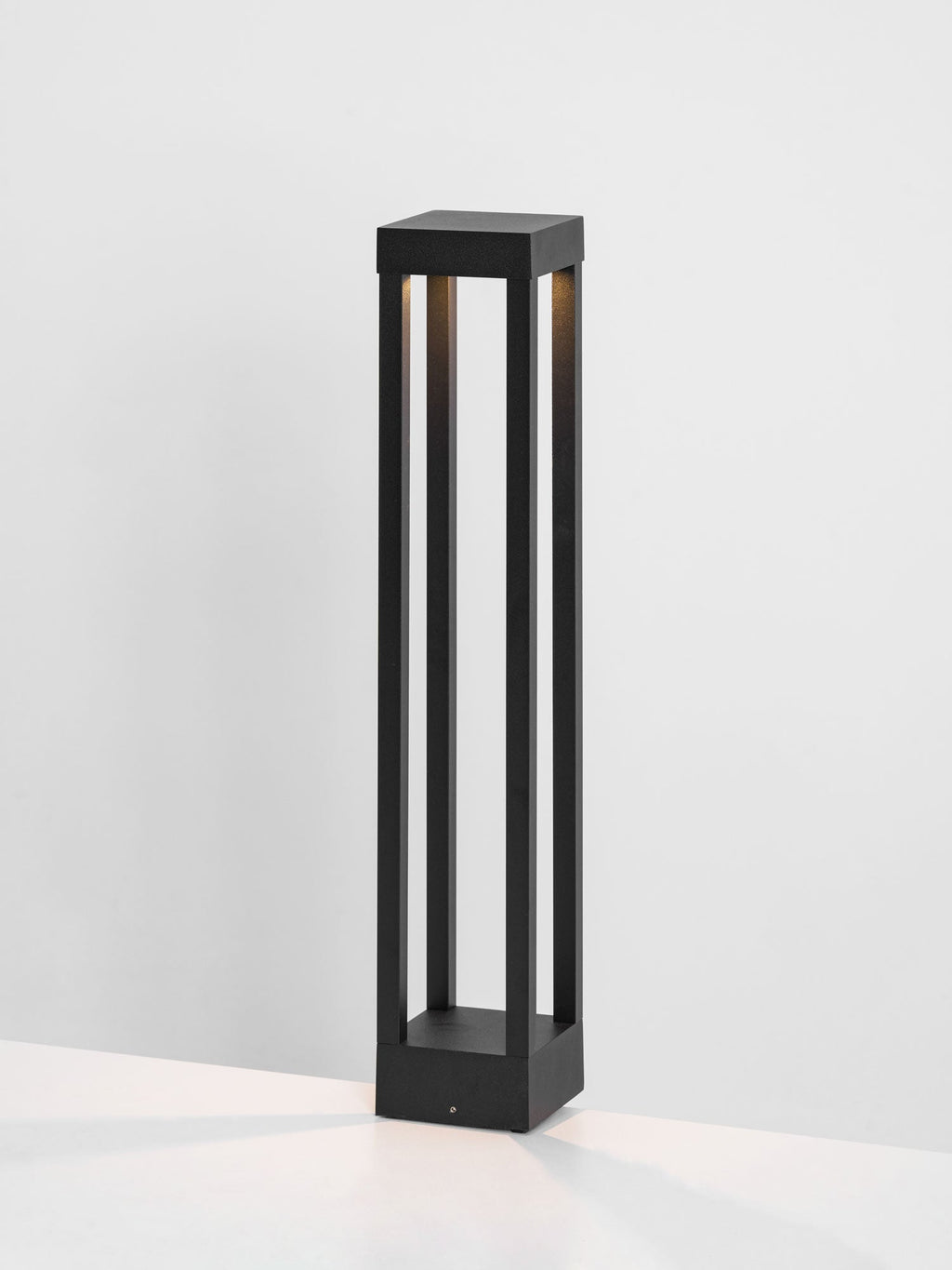 Obsidian Post Outdoor Light