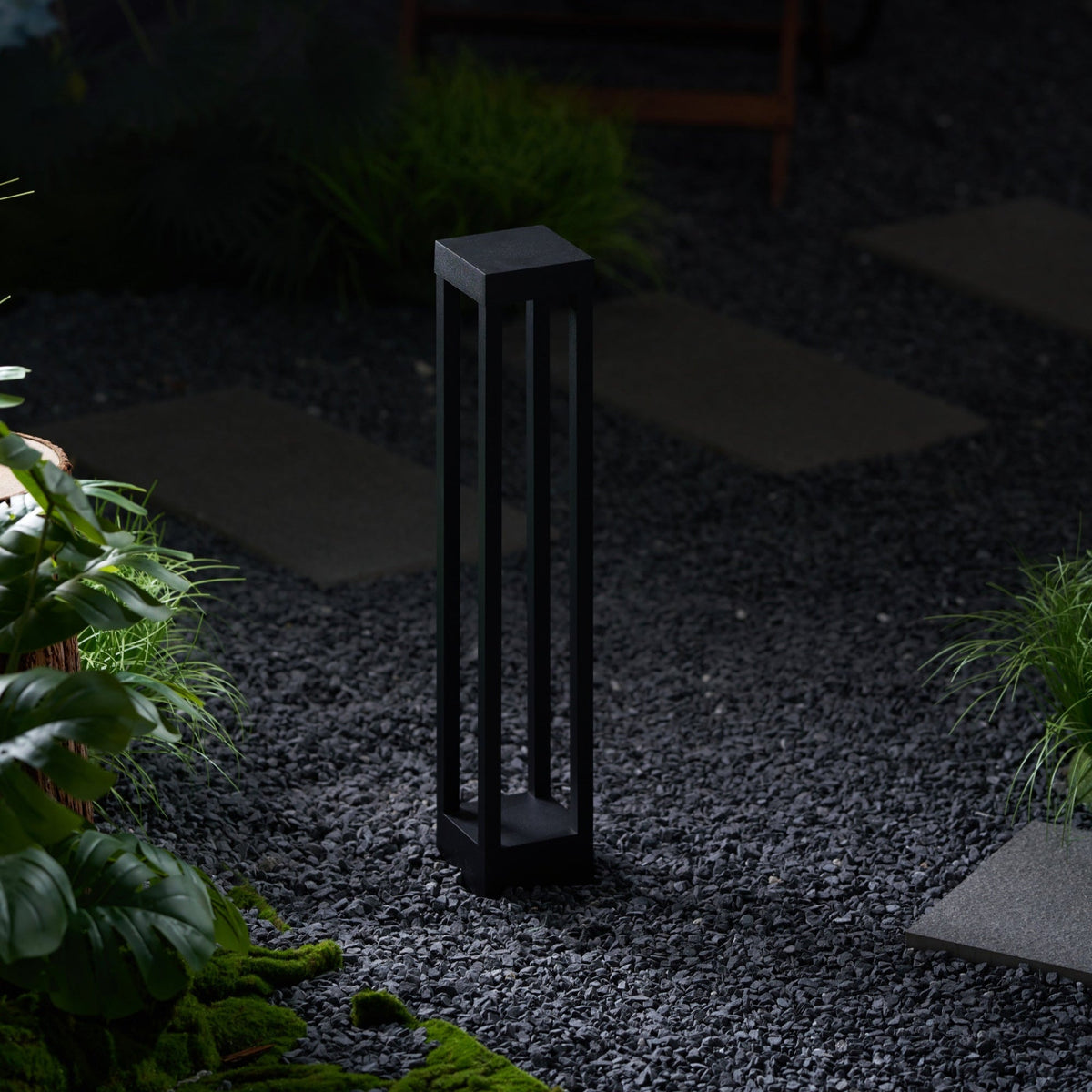 Obsidian Post Outdoor Light