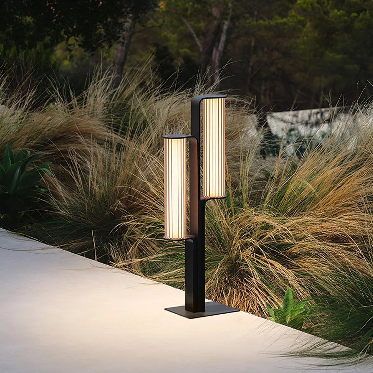 Lumo Arc Duo Outdoor Lamp