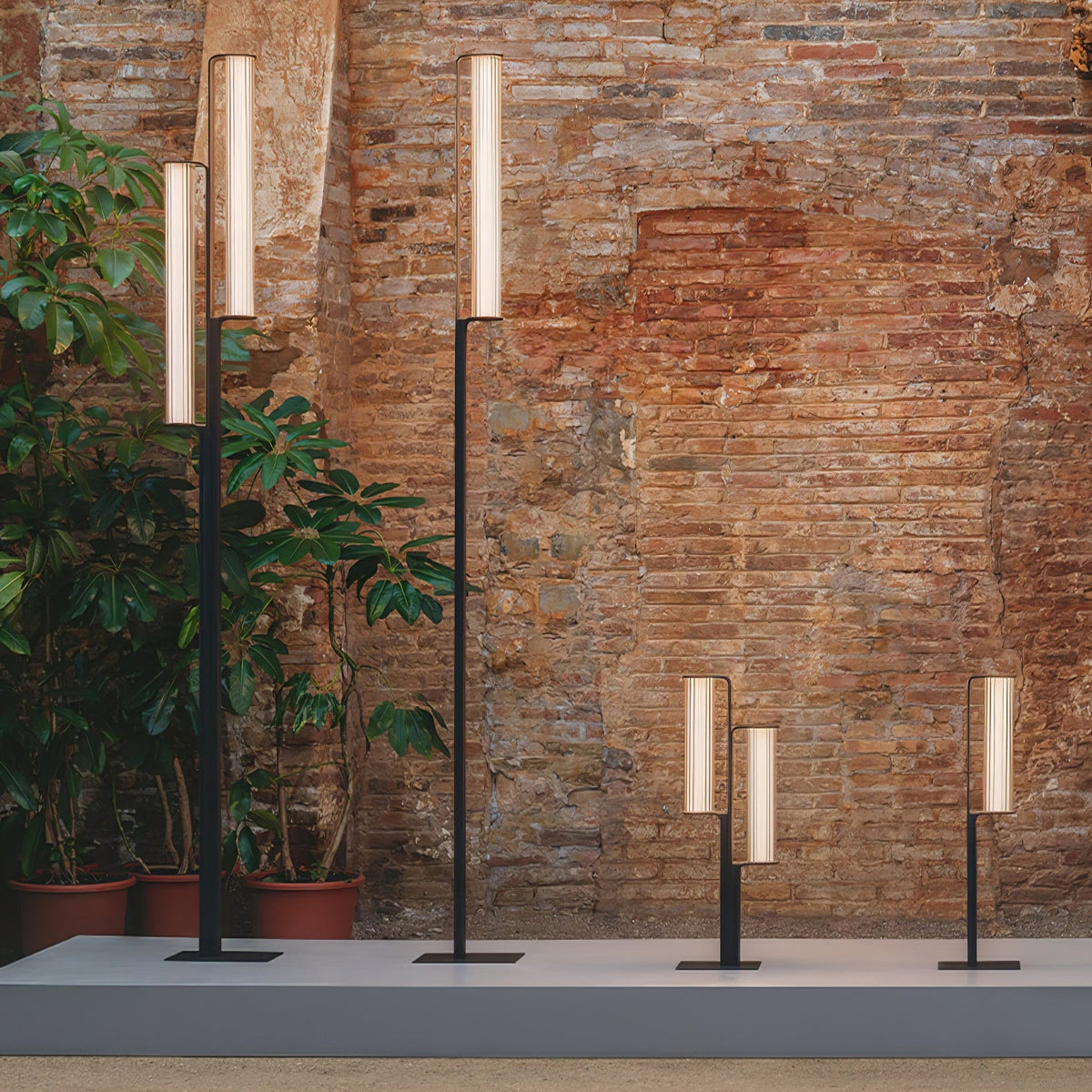 Lumo Arc Duo Outdoor Lamp