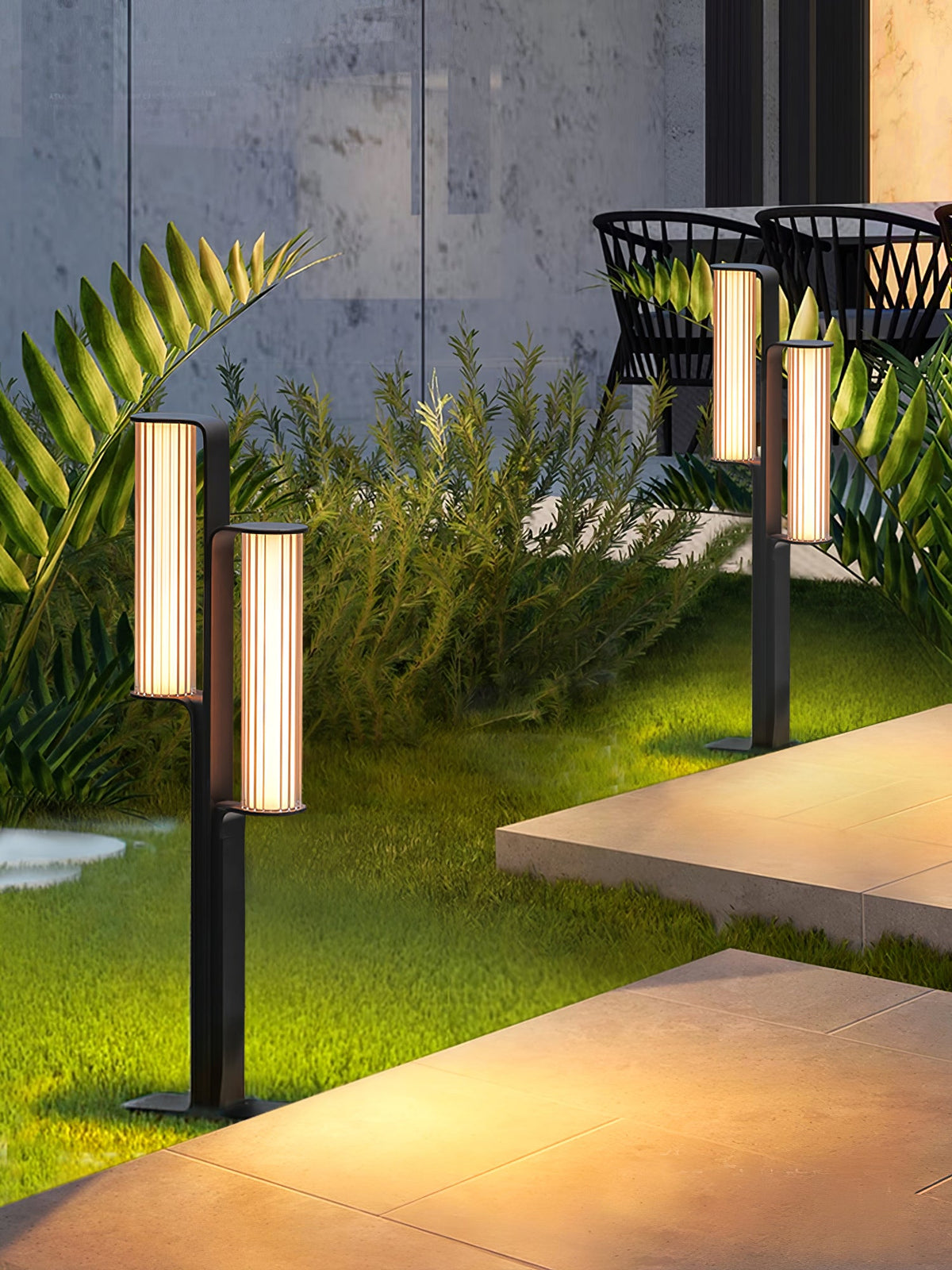 Lumo Arc Duo Outdoor Lamp