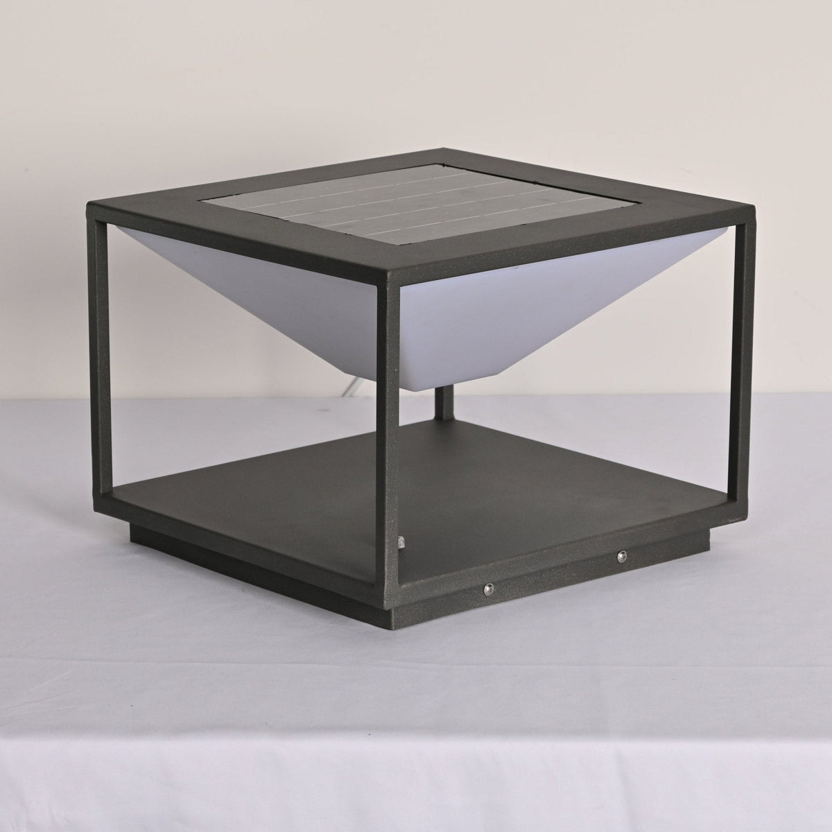 Geo Frame Solar Outdoor Light
