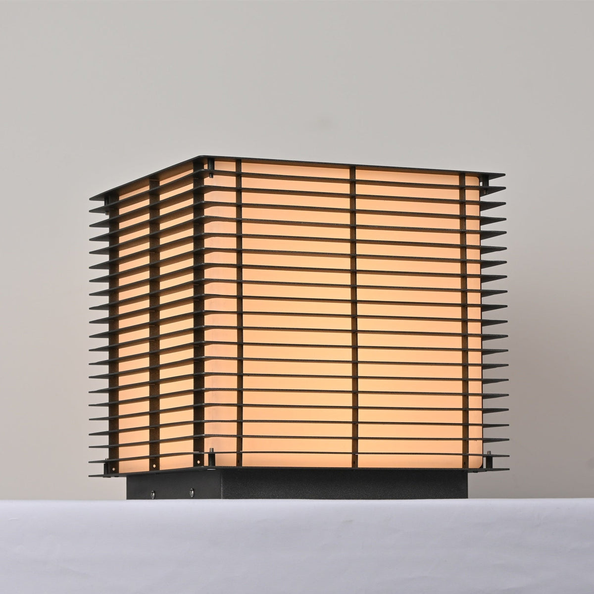 Solar Grid Outdoor Light