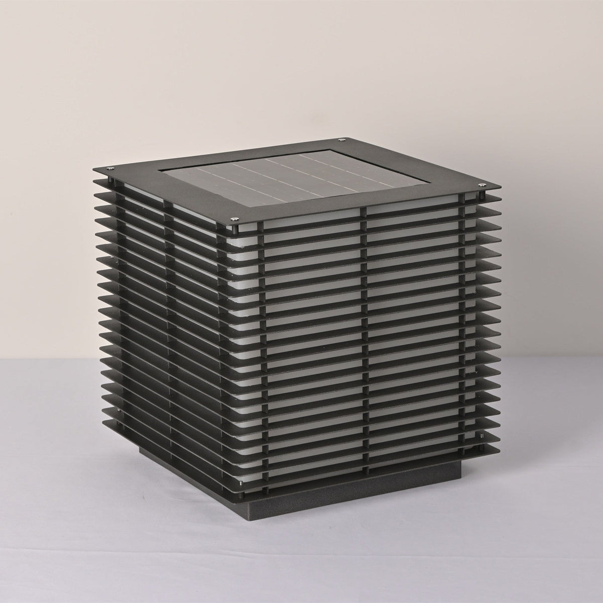 Solar Grid Outdoor Light