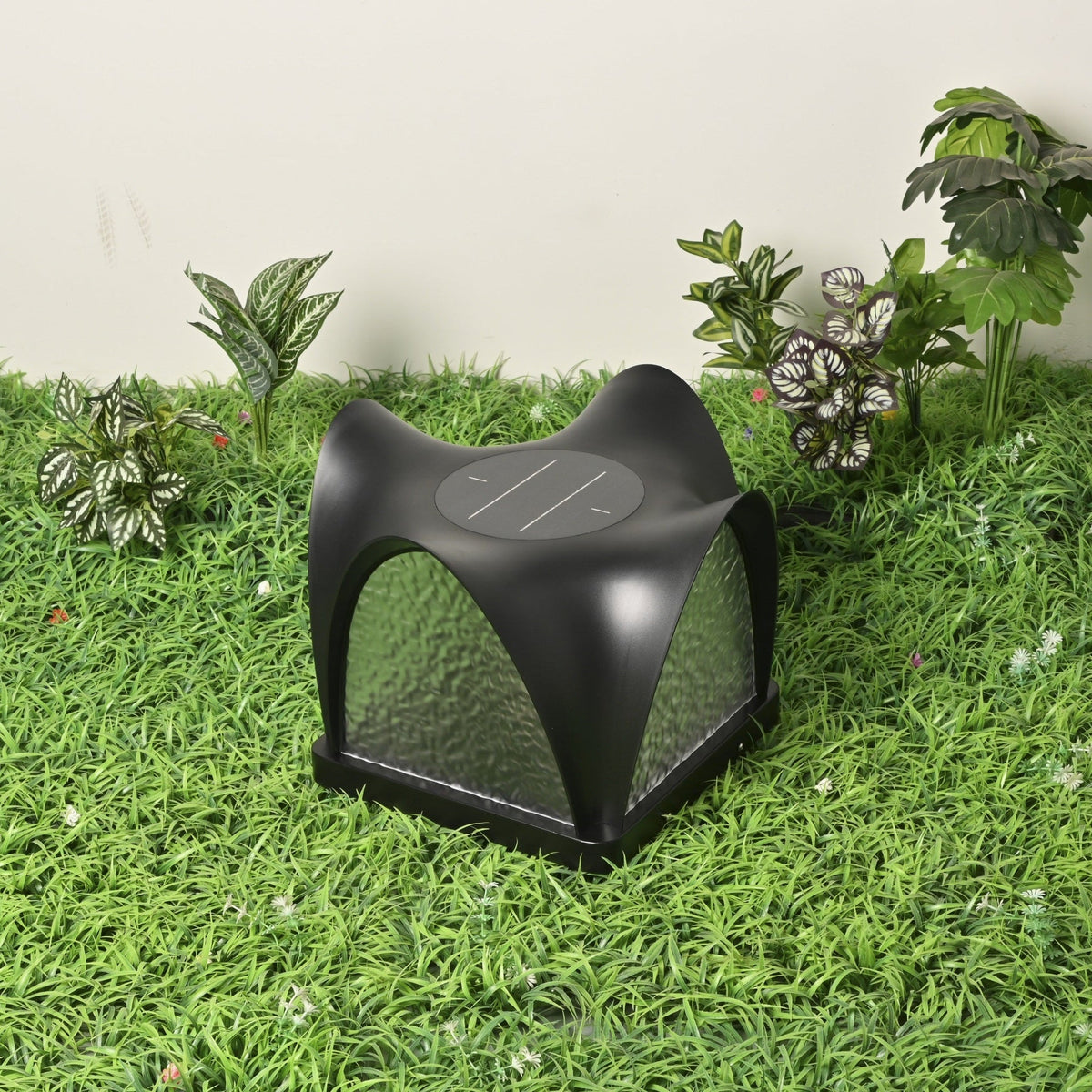 Sculptform Solar Outdoor Light