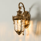 Heritage Outdoor Wall Lamp