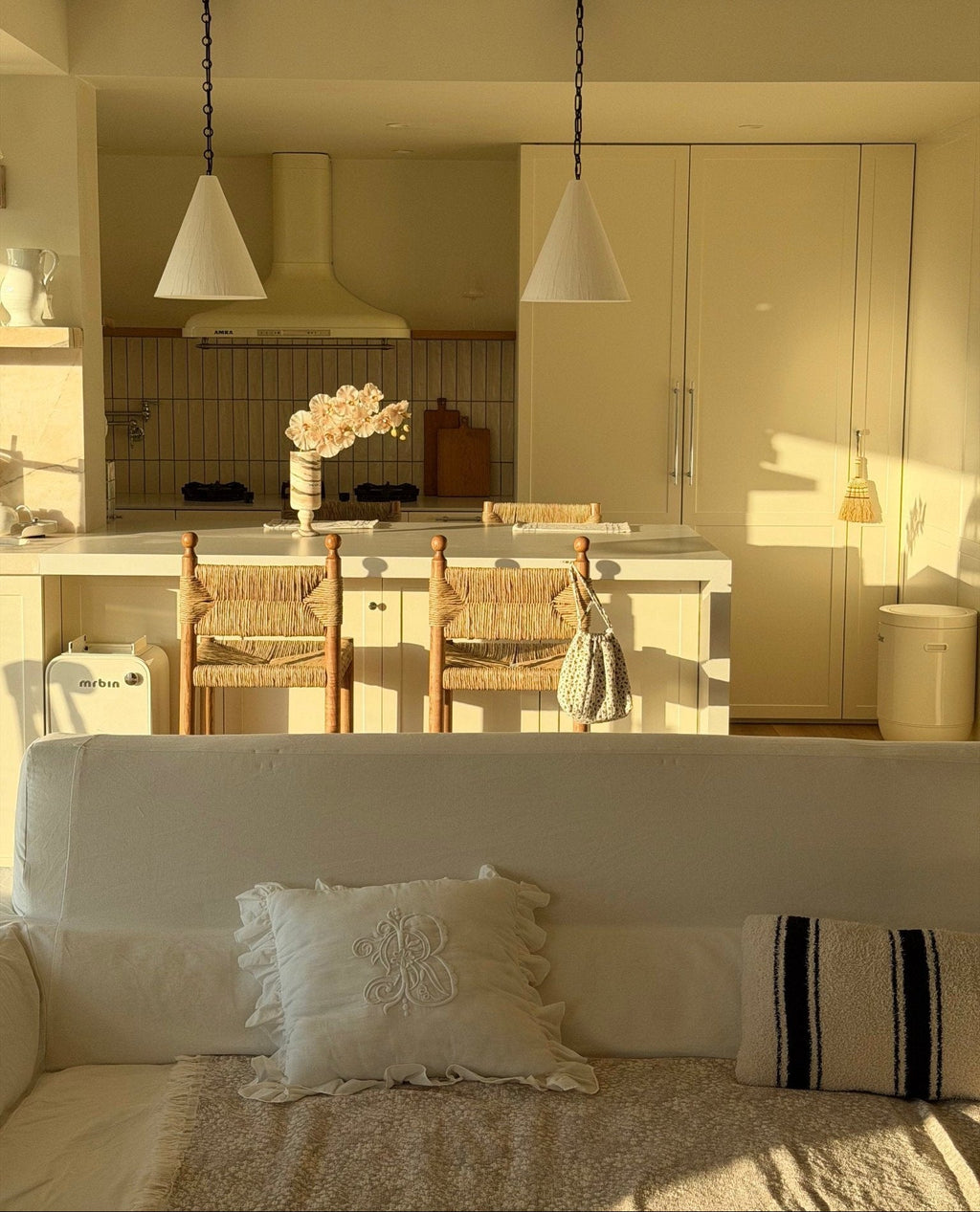 Cuspide Plaster Cone Pendant Light