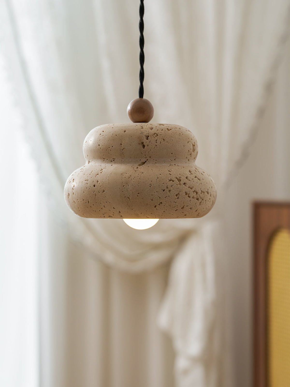 Nivora Stone Pendant Lamp