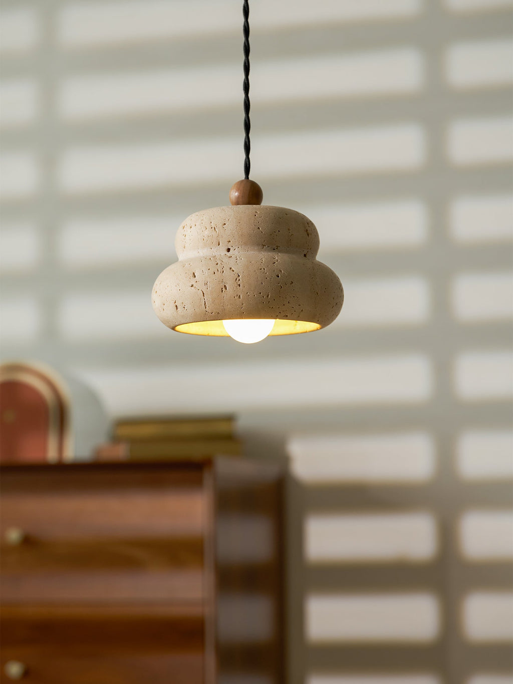 Nivora Stone Pendant Lamp