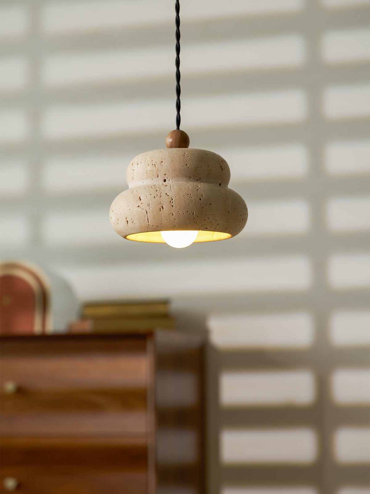 Nivora Stone Pendant Lamp