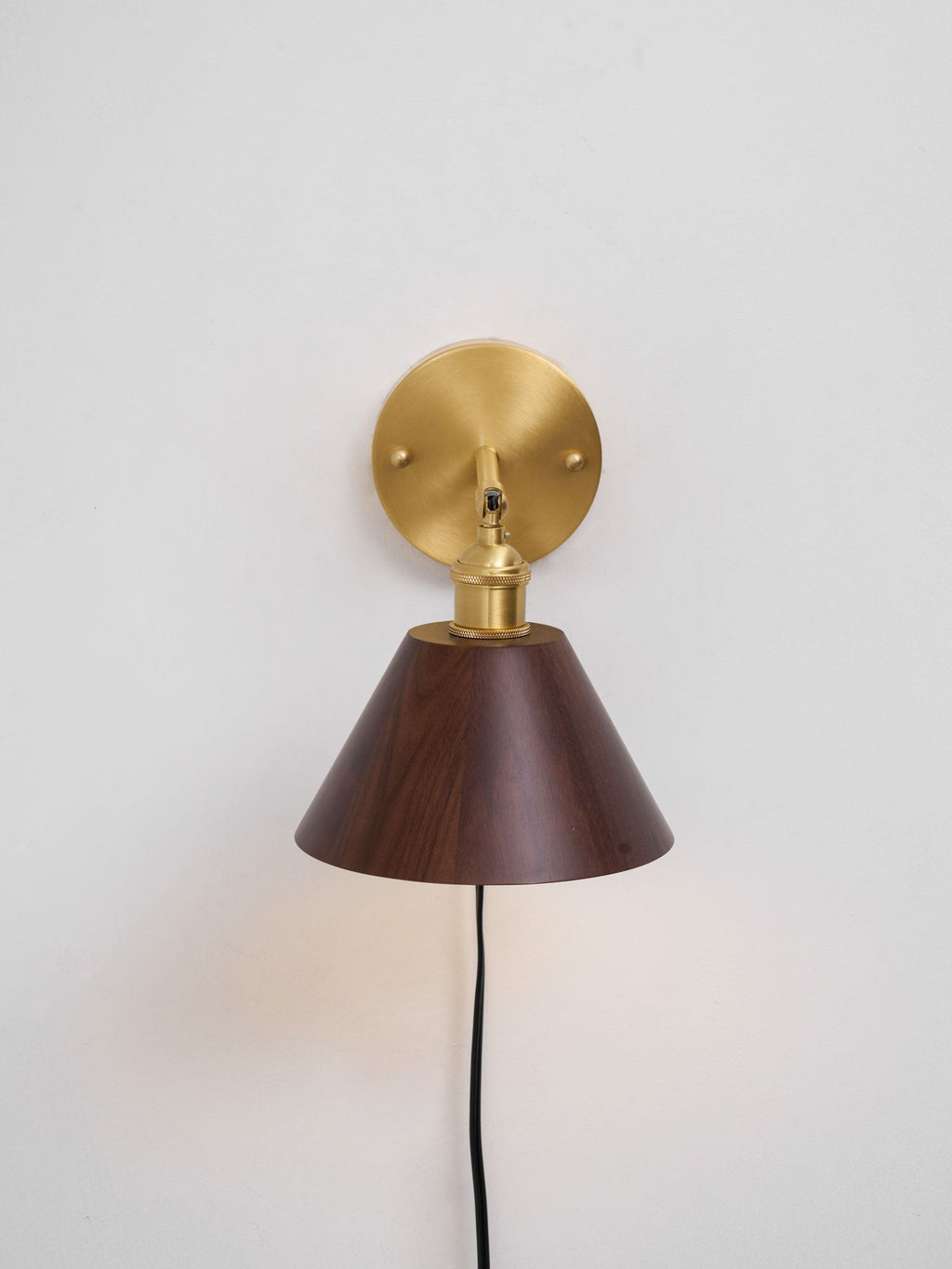 Vintage Wood Plug-in Wall Lamp