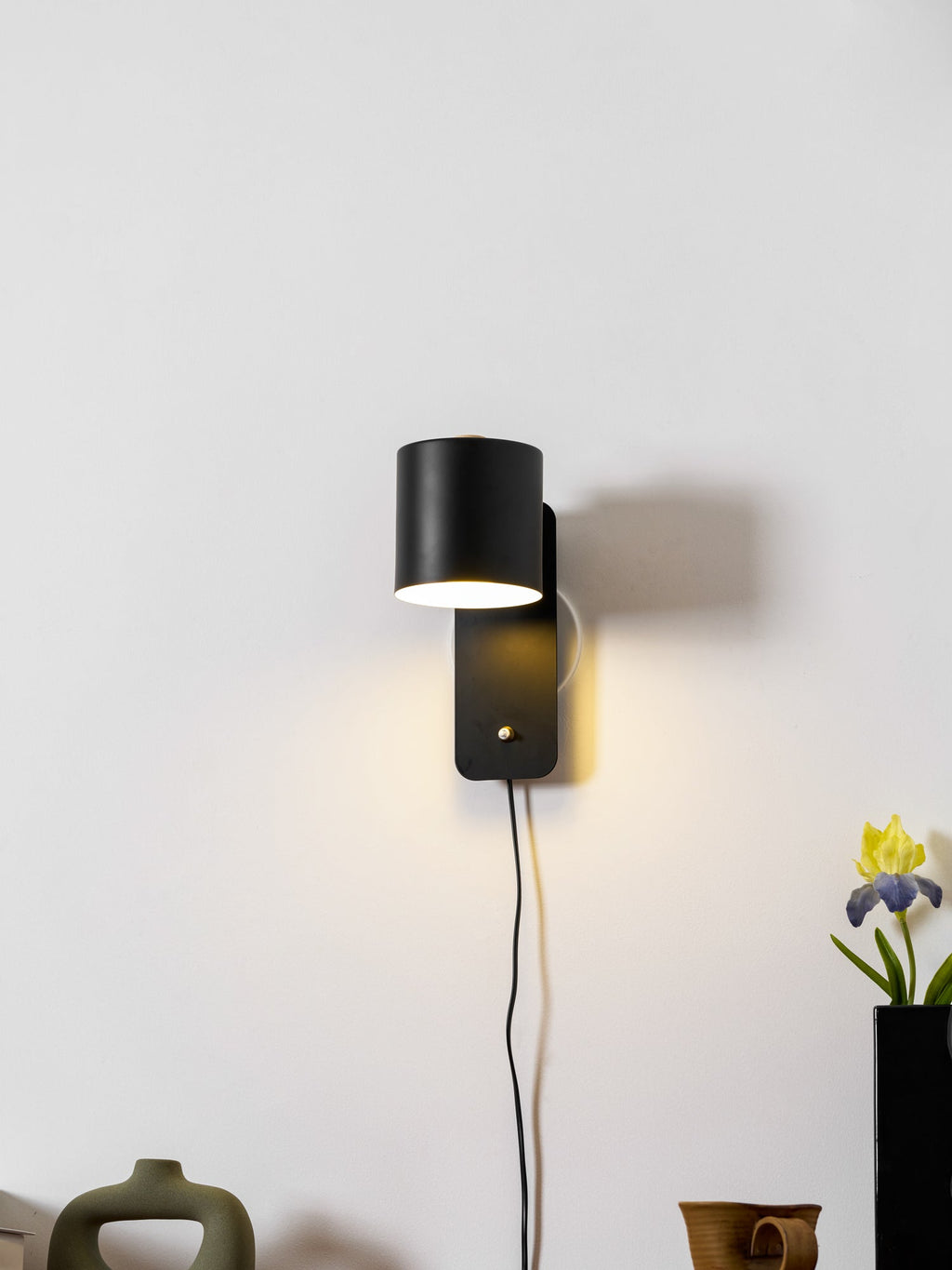Rotatable Cylinder Plug-in Wall Lamp