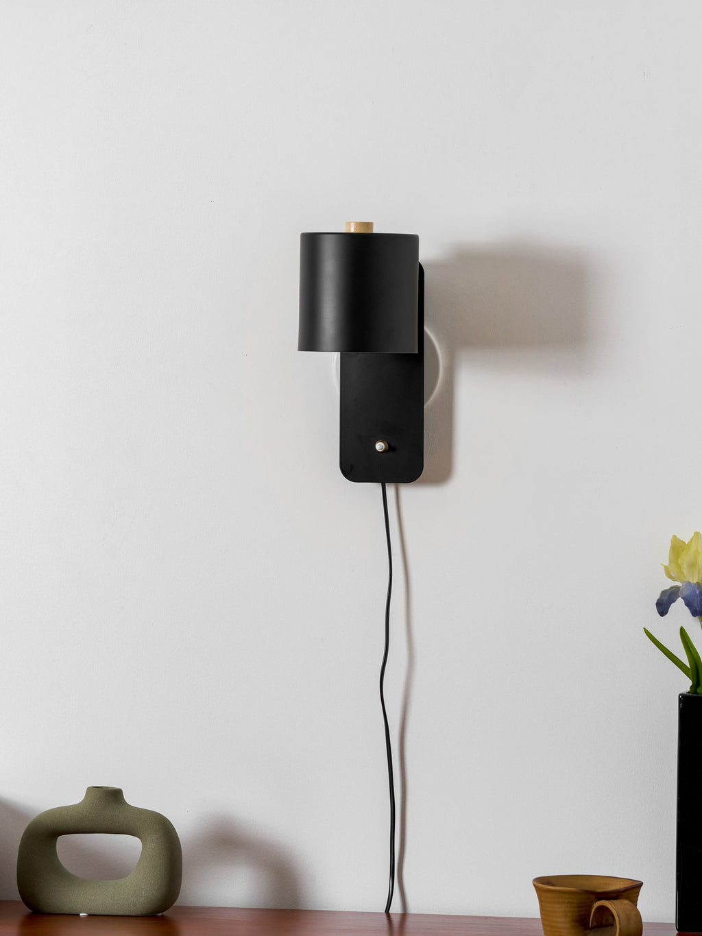 Rotatable Cylinder Plug-in Wall Lamp