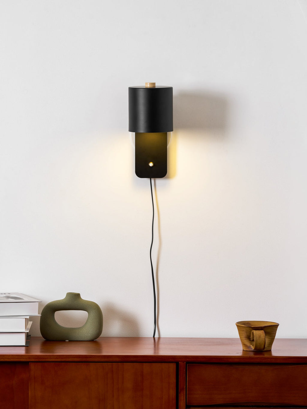 Rotatable Cylinder Plug-in Wall Lamp