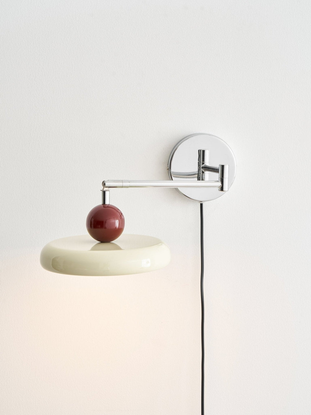 Lola Plug-in Wall Lamp