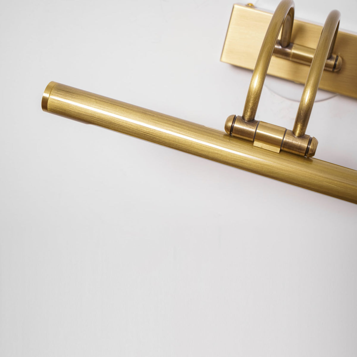 Linear Vanity Plug-in Wall Light