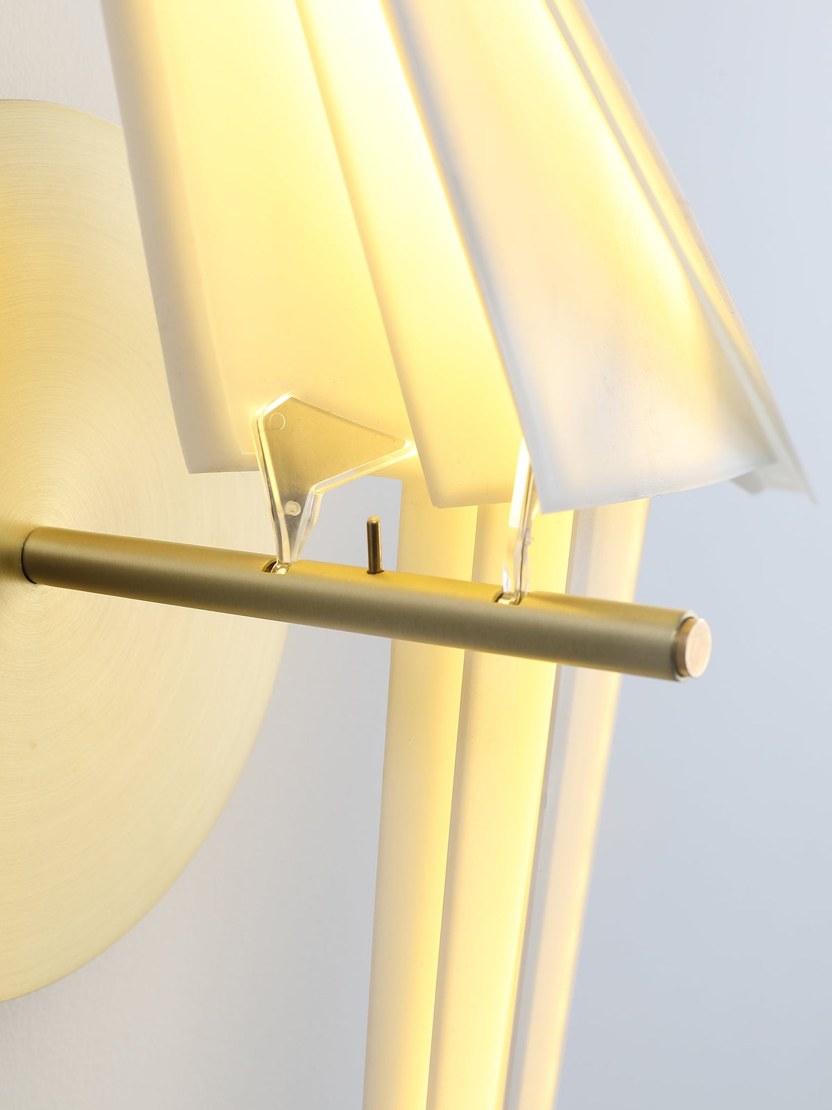 Avian Serenity Plug-in Wall Lamp
