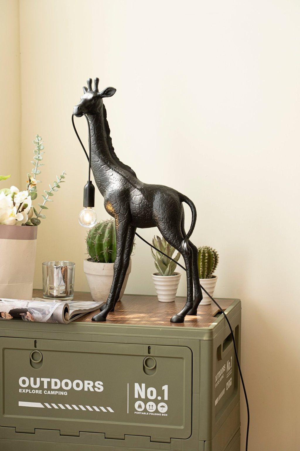 Giraffe Royale Sculpture Floor Lamp